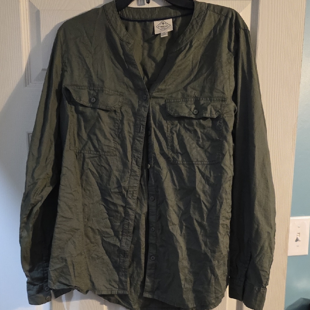 Woman's Green Button-Up Shirt